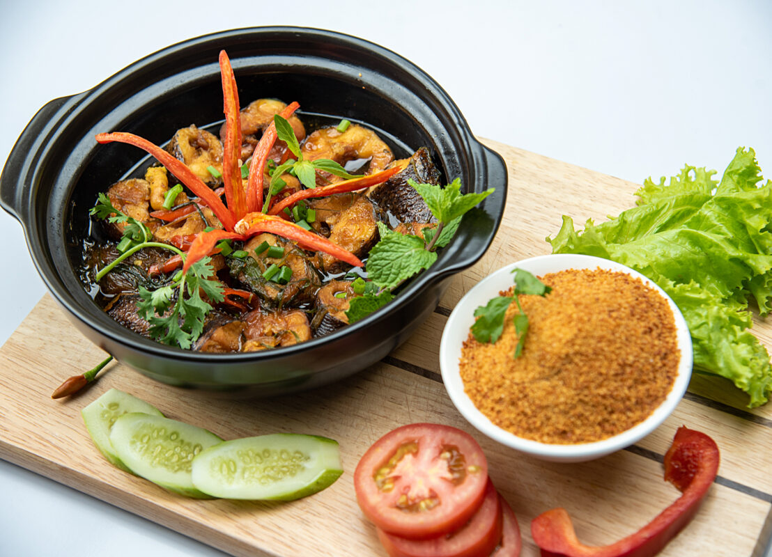 Muối Sấy Ngọc Yến dùng làm gia vị để kho cá